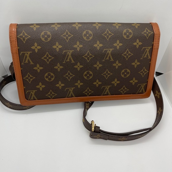 Authentic Louis Vuitton Pochette Damme GM - Picture 3 of 14